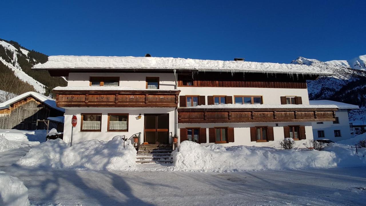 Haus Christof Lägenhet Holzgau Exteriör bild